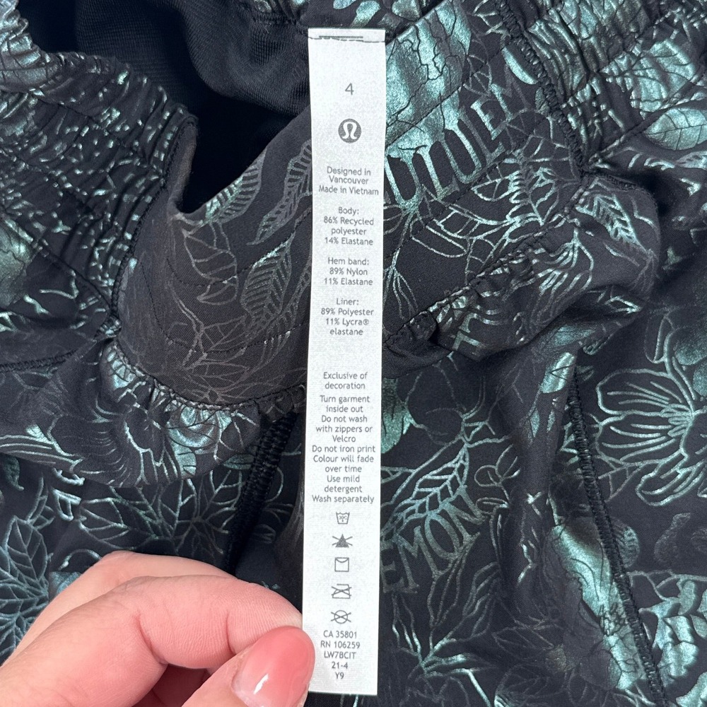 Lululemon Hotty Hot Shorts Womens 4 Black Teal Floral Lined Athletic Running LR - Picture 5 of 11